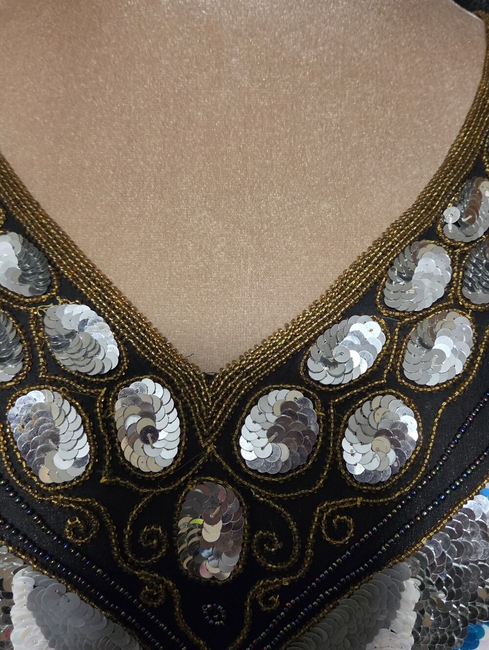 1980s Vintage STAR GROUP Small 1Sequined Butterfly Top in Blue, Silver & Black - Picture 3 of 6